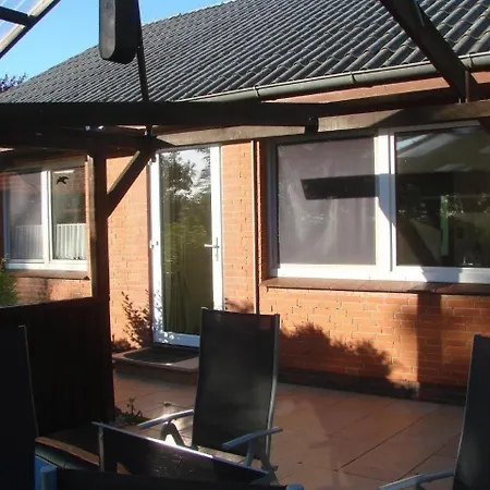 Feriehus In Muehlendeich Mit Grossem Garten Galmsbull